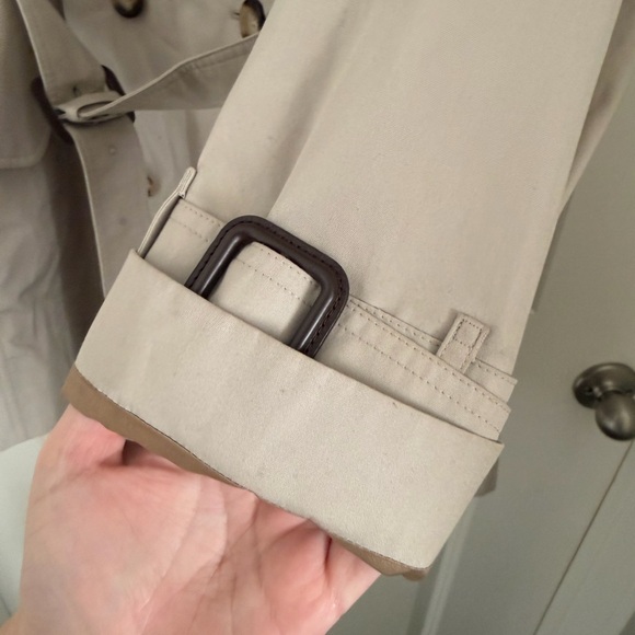 Burberry Classic Trench Coat - Picture 5 of 9